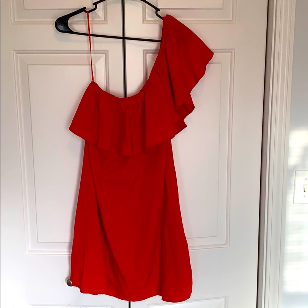 One shoulder red dress